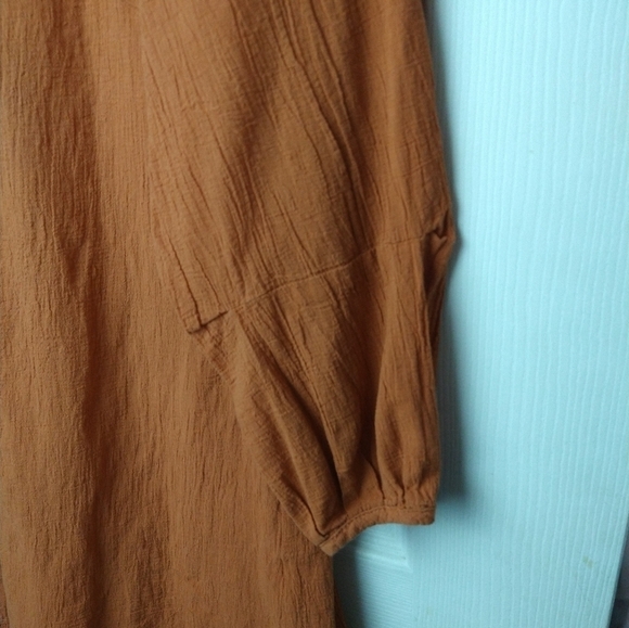 Monoreno burnt orange 3/4 sleeve front button collared shirt. Size S - Picture 3 of 9